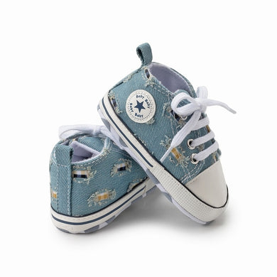 Chaussures style Converse pour nouveau-né - bleu clair denim